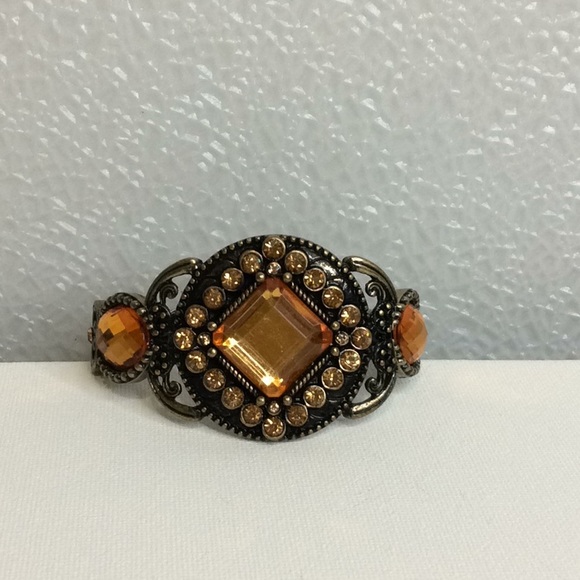 Vintage Gold Rhinestone Bracelet - Picture 7 of 9